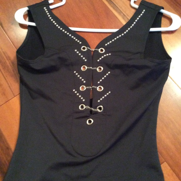 Unique tank top - Picture 1 of 4